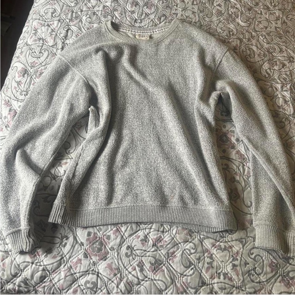 Classic Women's Crewneck Sweater in Light Gray